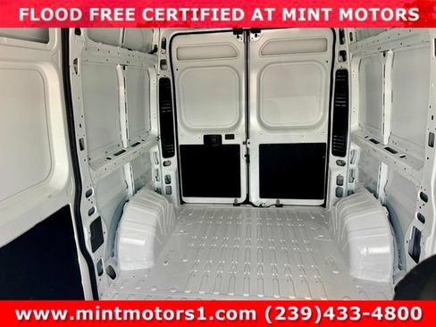 Used 2025 RAM ProMaster 2500 w/ Convenience Group FWD image 17