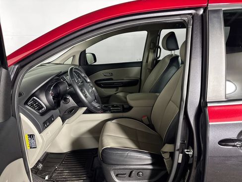 Used 2020 Kia Sedona EX FWD image 11