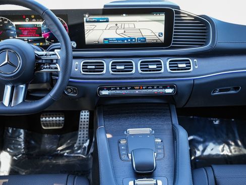 New 2026 Mercedes-Benz GLS 450 4MATIC image 13