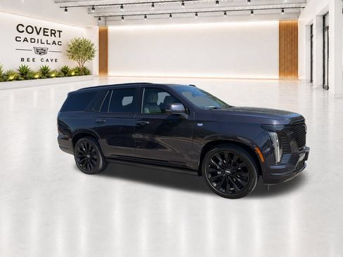 Used 2025 Cadillac Escalade Sport Platinum AWD/4WD image 17