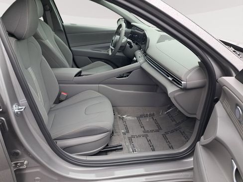 New 2025 Hyundai Elantra SEL w/ Cargo Package image 18