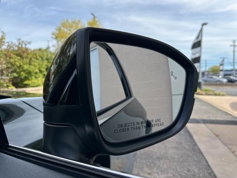 Certified 2025 INFINITI QX60 Luxe w/ Vision Package image 29