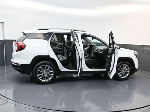 Used 2023 GMC Terrain SLT image 28