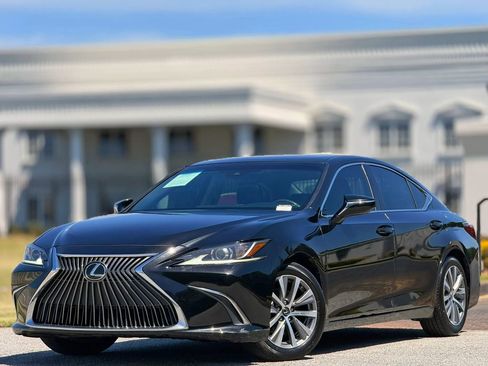 Used 2021 Lexus ES 350 w/ Accessory Package image 2