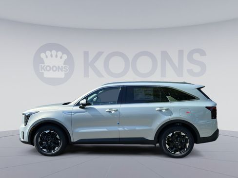New 2026 Kia Sorento S FWD image 2