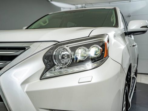 Used 2014 Lexus GX 460 w/ Premium Package AWD/4WD image 13