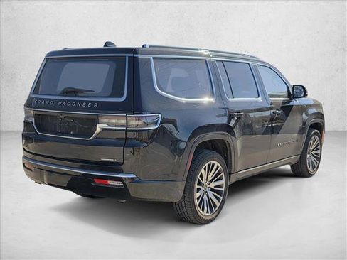 Used 2022 Jeep Grand Wagoneer Series III image 5