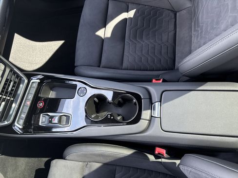 Certified 2023 Audi e-tron GT Premium Plus image 8