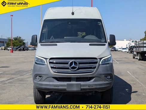 Used 2022 Mercedes-Benz Sprinter 2500 image 2