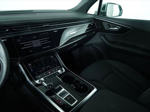 Certified 2025 Audi Q7 3.0T Premium AWD/4WD image 38