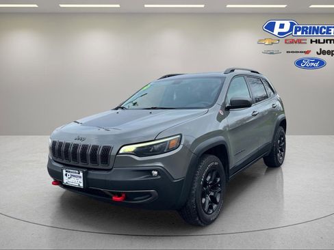 Used 2019 Jeep Cherokee Trailhawk AWD/4WD image 3