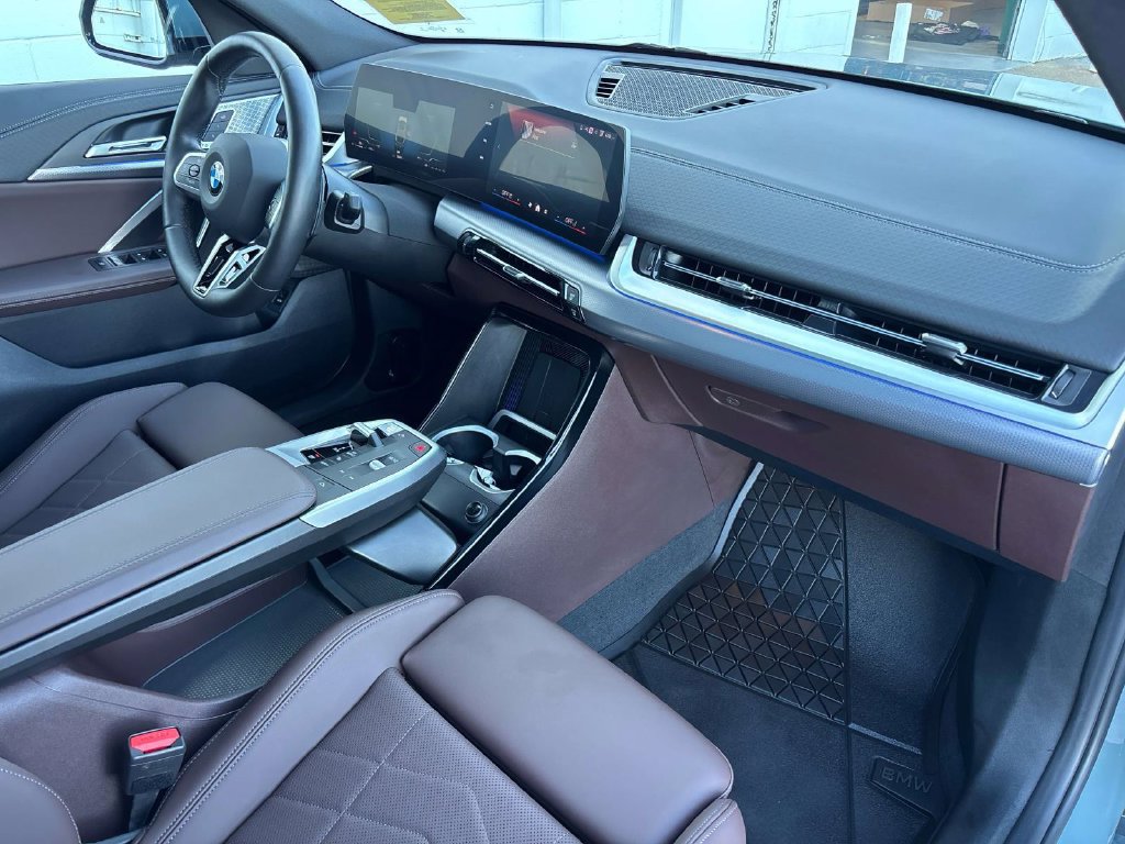 Used 2024 BMW X2 xDrive28i w/ M Sport Package AWD/4WD image 19
