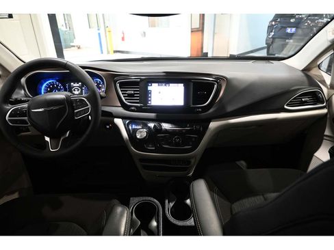 Used 2024 Chrysler Voyager LX FWD image 22