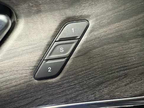 Used 2023 Jeep Grand Cherokee L Overland w/ MOPAR Finishing Package image 13