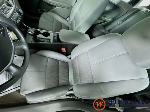 Used 2017 Chevrolet Impala LS image 22