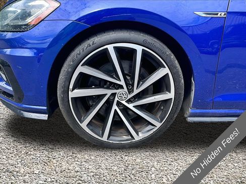 Used 2018 Volkswagen Golf R 4-Door AWD/4WD image 9