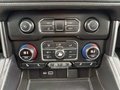 Used 2021 Chevrolet Tahoe LT w/ LT Signature Package RWD image 48