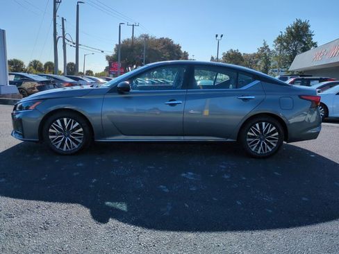 Used 2024 Nissan Altima 2.5 SV image 7