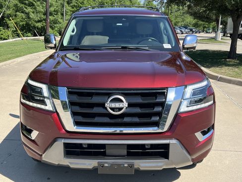 Used 2021 Nissan Armada Platinum w/ Captain's Chairs Package RWD image 3