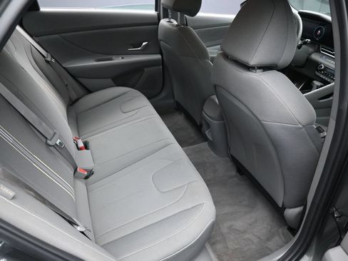 Used 2025 Hyundai Elantra SEL FWD image 34