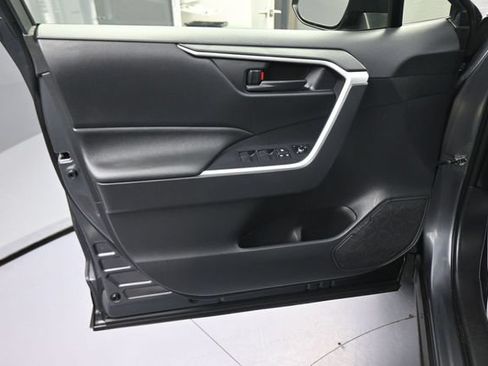 Used 2025 Toyota RAV4 LE AWD/4WD image 20