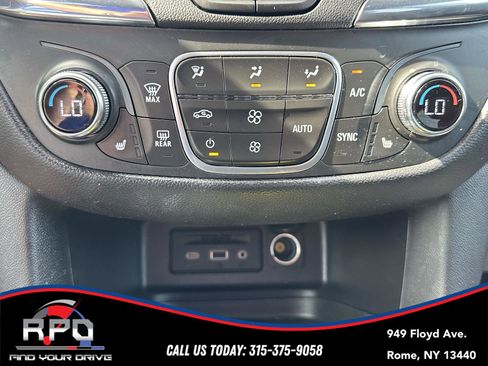 Used 2022 Chevrolet Equinox LT AWD/4WD image 22