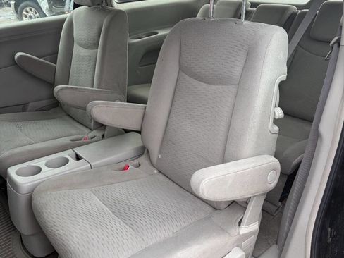 Used 2014 Nissan Quest S image 5