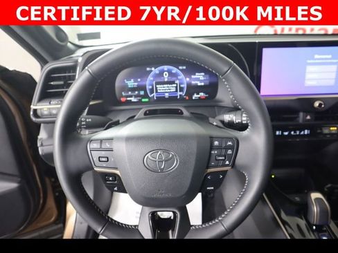 Used 2025 Toyota Crown Signia w/ Advanced Technology Package image 26