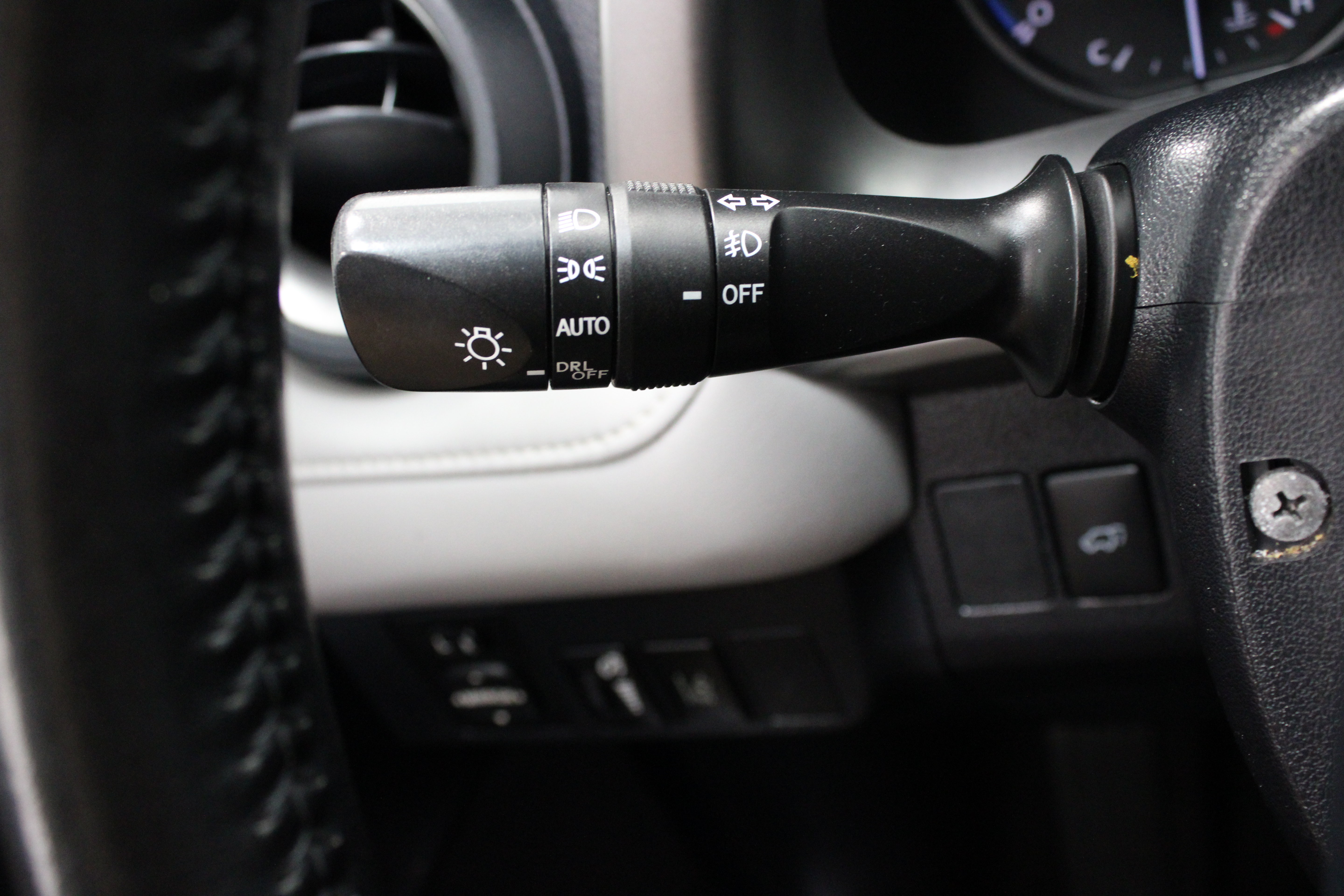 Used 2018 Toyota RAV4 XLE FWD image 24