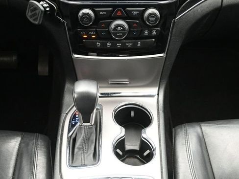 Used 2019 Jeep Grand Cherokee Limited AWD/4WD image 24