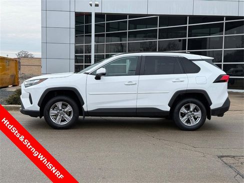 Used 2023 Toyota RAV4 XLE w/ Convenience Package image 6