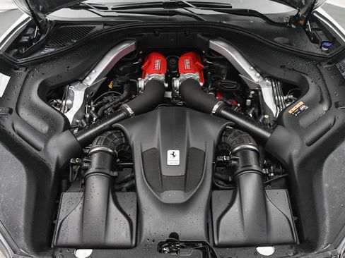 Used 2019 Ferrari Portofino image 31