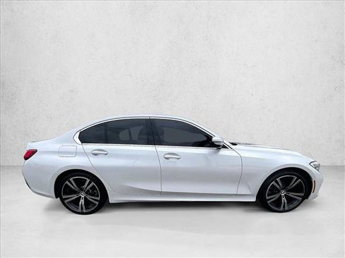 Used 2018 BMW 320i Sedan RWD image 5