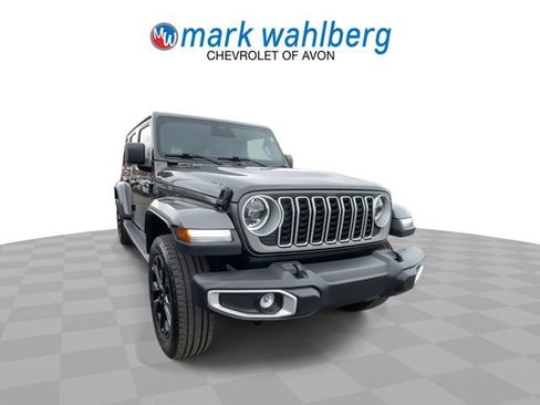 Used 2025 Jeep Wrangler Unlimited Sahara AWD/4WD image 7
