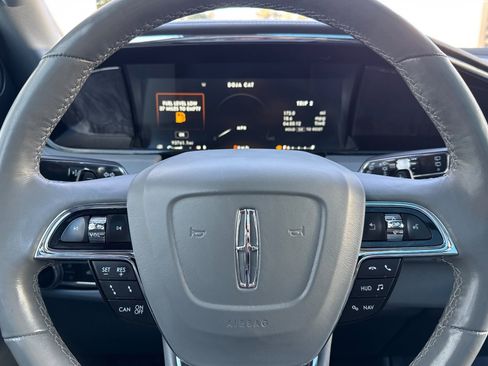 Used 2019 Lincoln Navigator L Reserve image 25