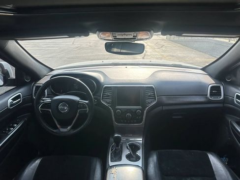 Used 2018 Jeep Grand Cherokee Altitude AWD/4WD image 15