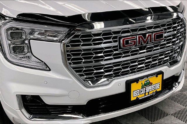 Used 2024 GMC Terrain Denali w/ Denali Premium Package AWD/4WD image 34