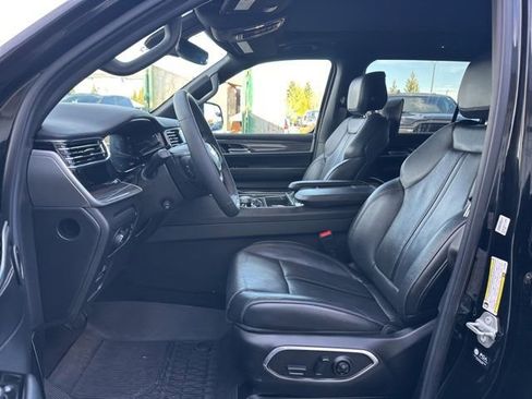 Used 2022 Jeep Wagoneer Series III w/ Premium Group I image 22