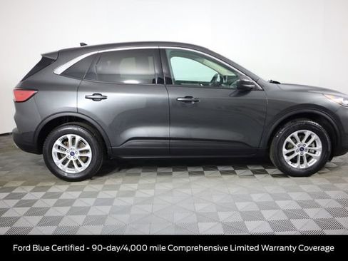Used 2020 Ford Escape SE image 2