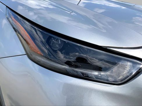 Used 2022 Toyota Highlander XSE AWD/4WD image 27