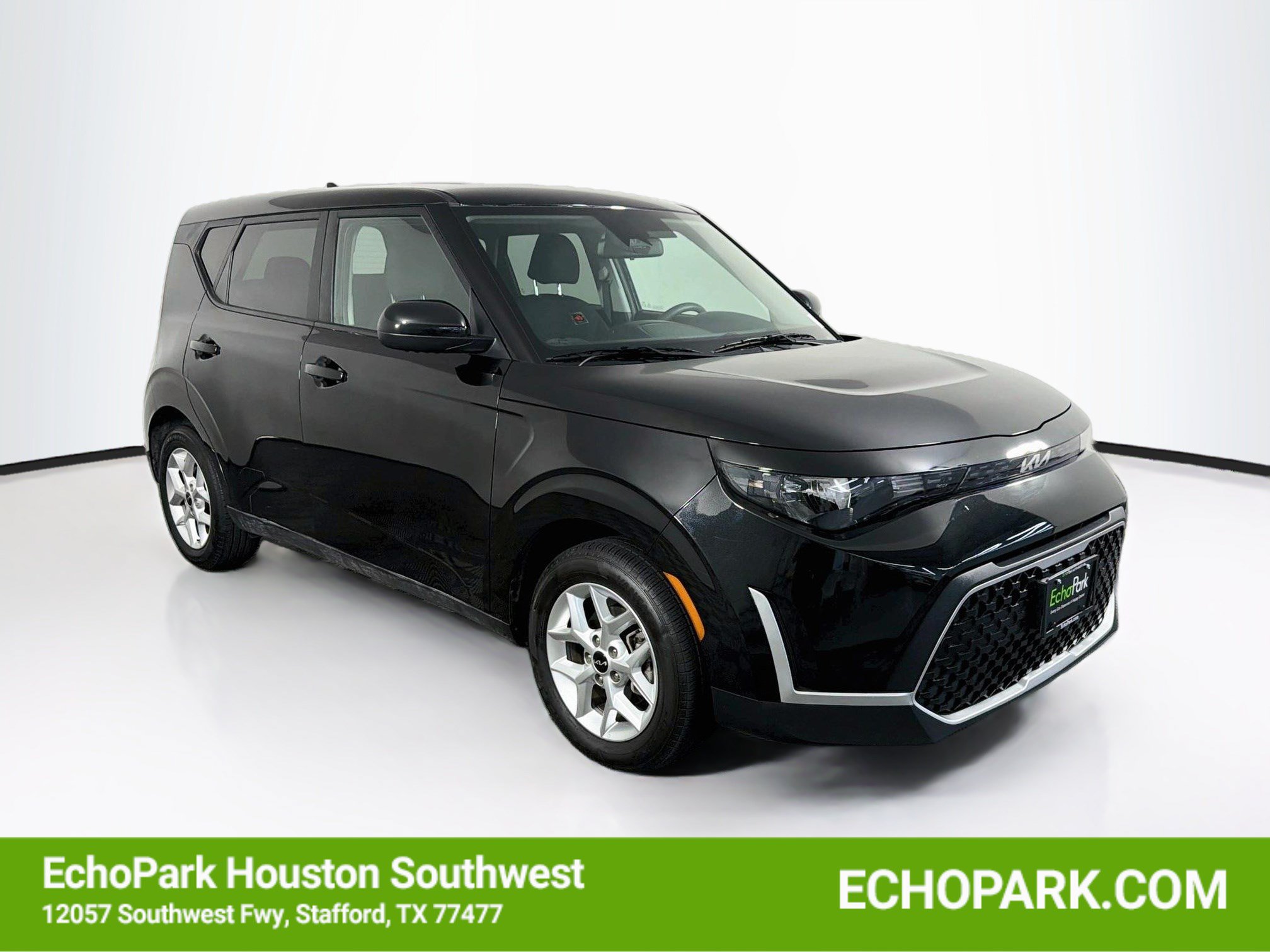 Used 2025 Kia Soul LX w/ LX Technology Package FWD image 1