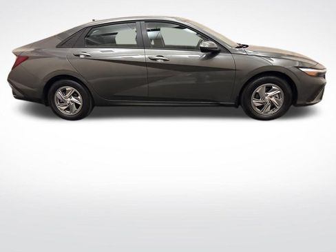 New 2026 Hyundai Elantra Sport FWD image 4