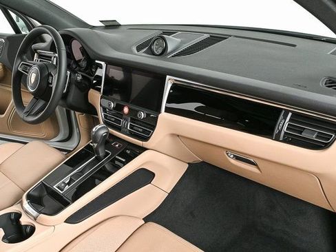 Certified 2026 Porsche Macan AWD/4WD image 23