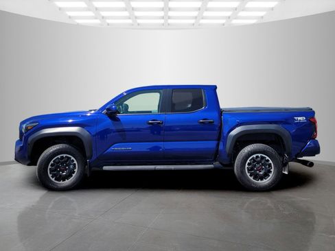 Used 2024 Toyota Tacoma TRD Off-Road AWD/4WD image 7