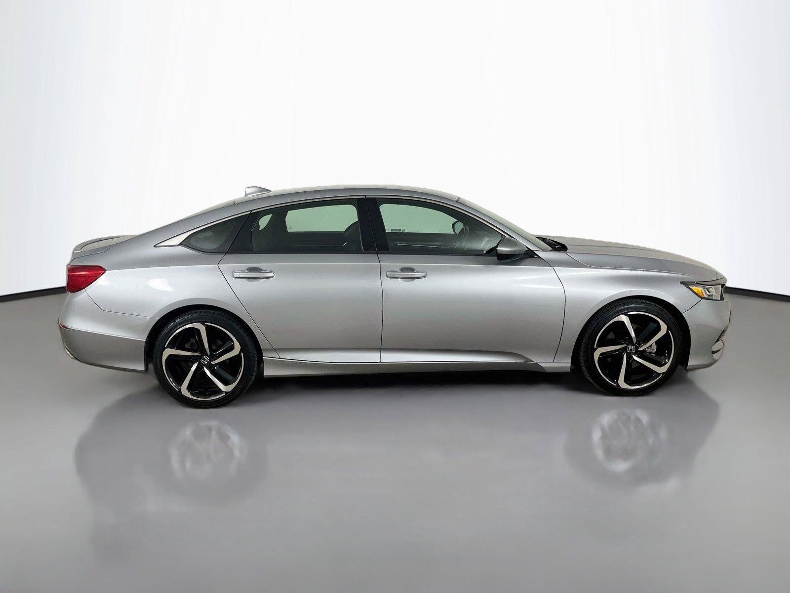 Used 2018 Honda Accord Sport image 16