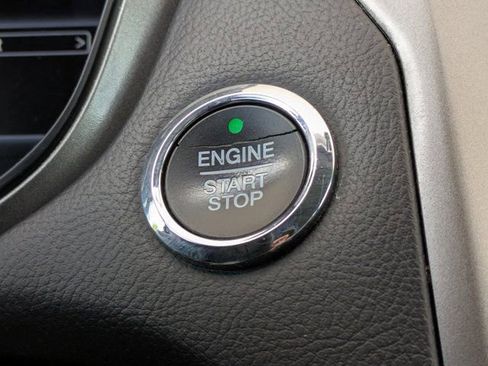 Used 2018 Ford Fusion SE w/ Fusion SE Technology Package image 27