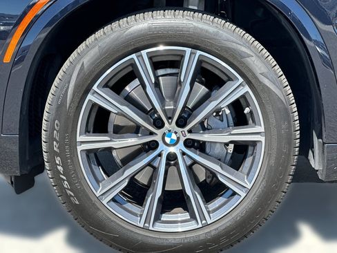 Used 2025 BMW X5 xDrive40i w/ M Sport Package AWD/4WD image 13