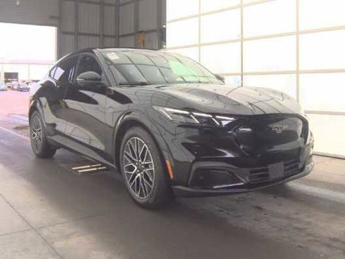 Used 2025 Ford Mustang Mach-E Premium RWD image 4