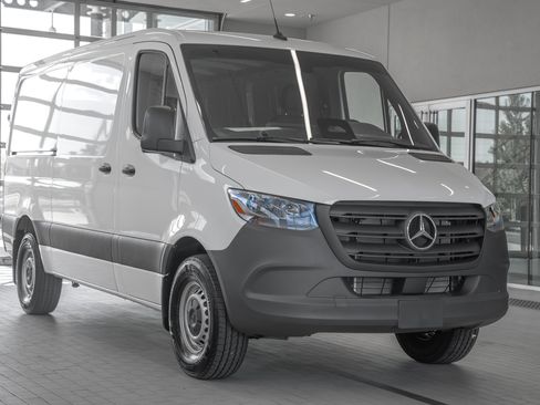 Used 2025 Mercedes-Benz Sprinter 2500 image 20