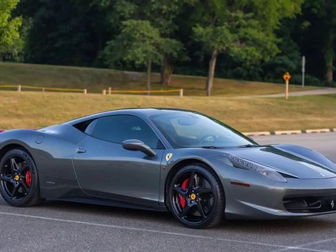 Used 2011 Ferrari 458 Italia Coupe RWD image 2